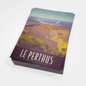 Affiche vintage du Fort de Bellegarde, couleurs bleu-vert et jaune, texte "Le Perthus - Le Fort de Bellegarde" en bas.